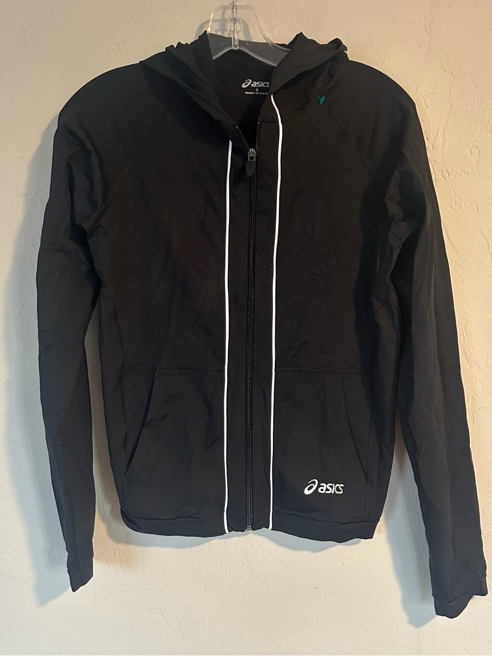 black ASICS full-zip hoodie Size Small  (1708)